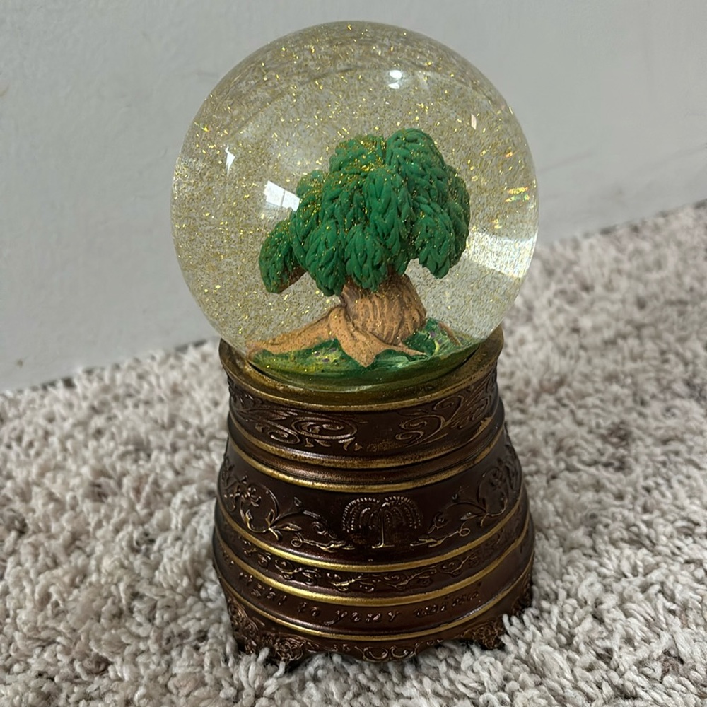 Taylor Swift Willow Snowglobe